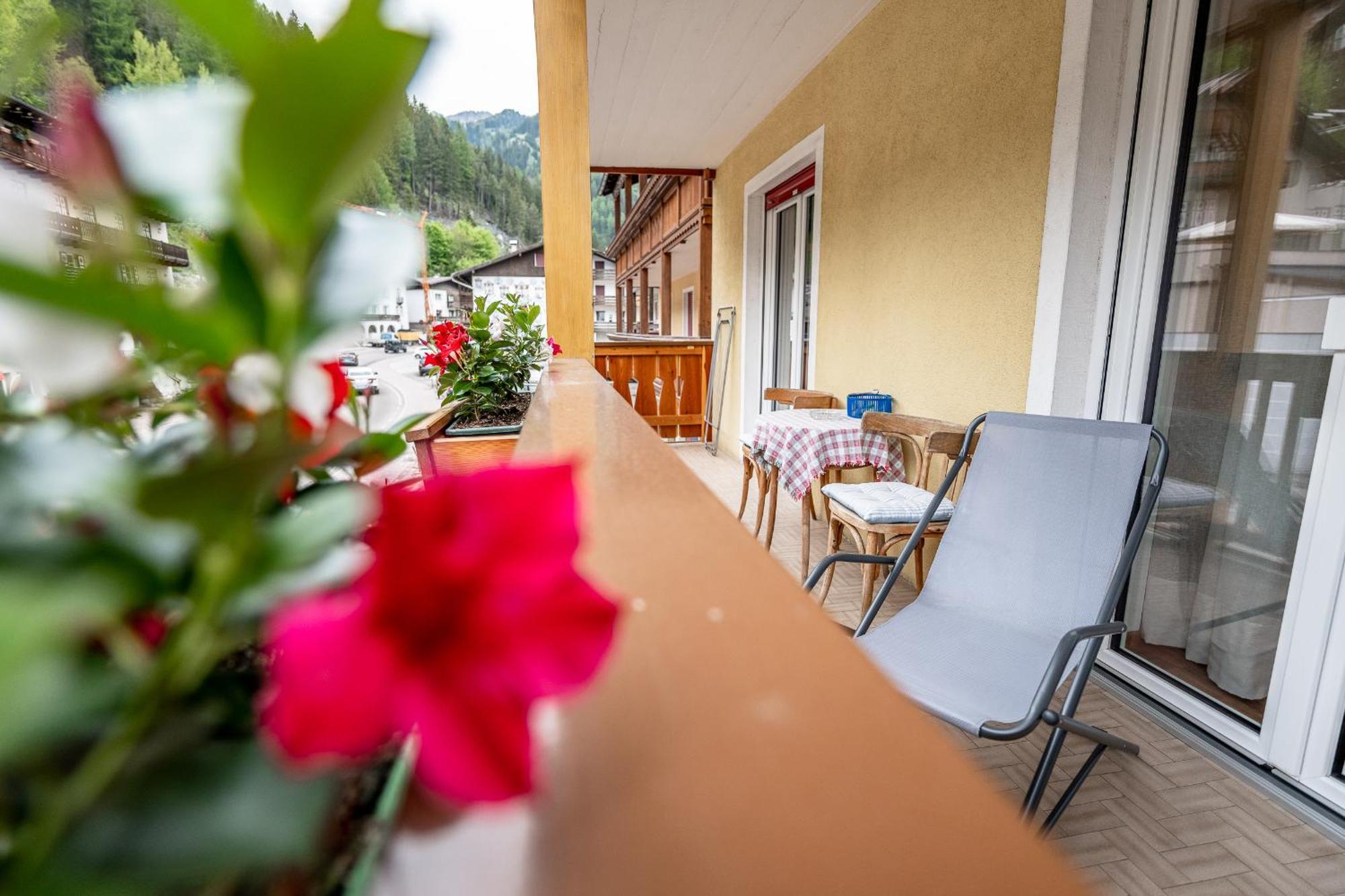 Appartamenti Cesa Maria Mountain Hospitality Canazei Buitenkant foto